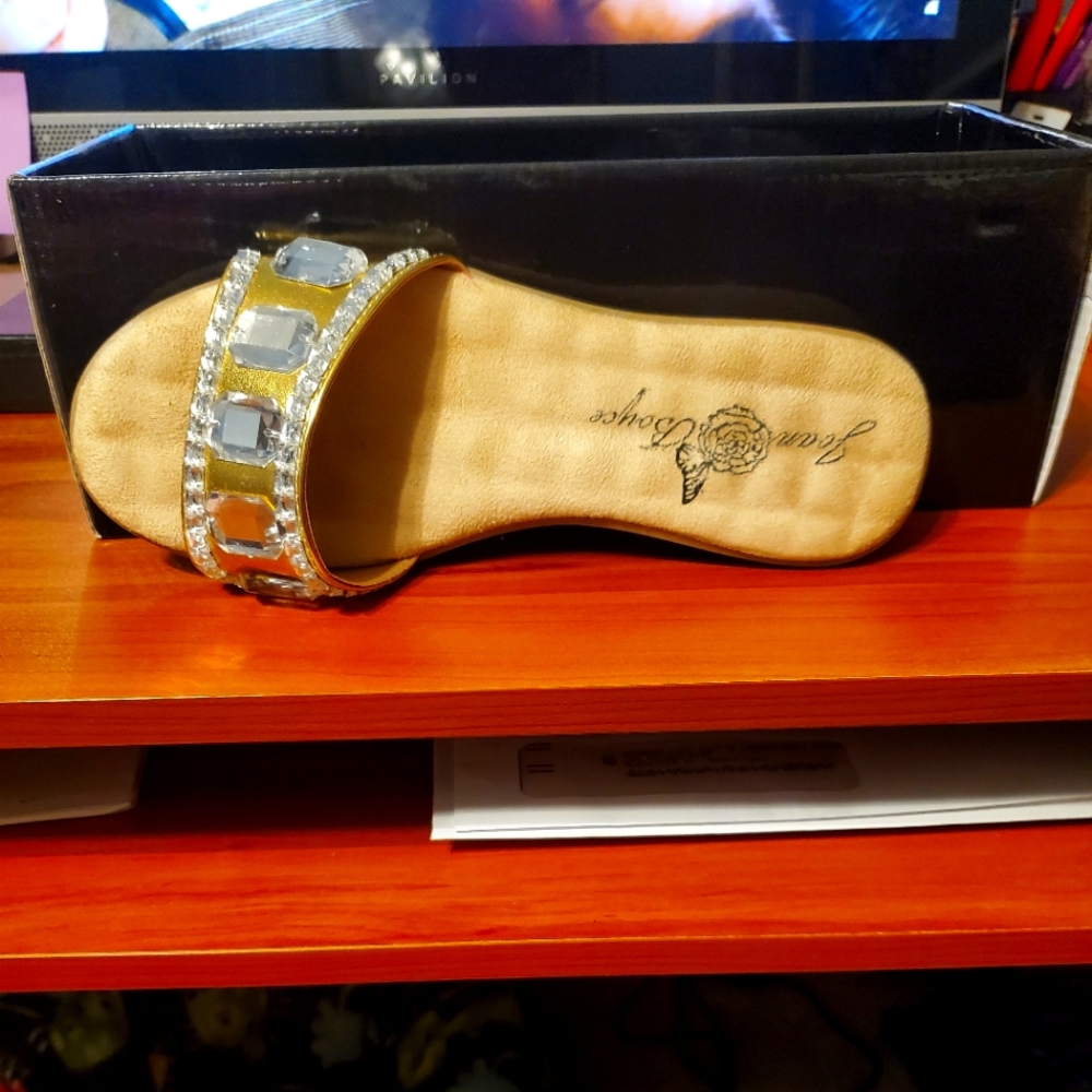 Joan boyce gold sandal size 7.5W